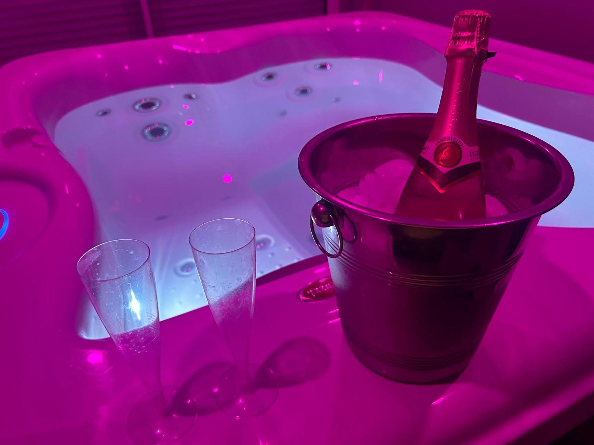Villa Jacuzzi privé à conflans Exterior foto